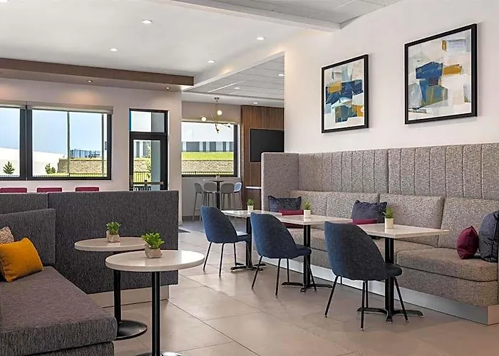 Home2 By Hilton Worth Worth 3*